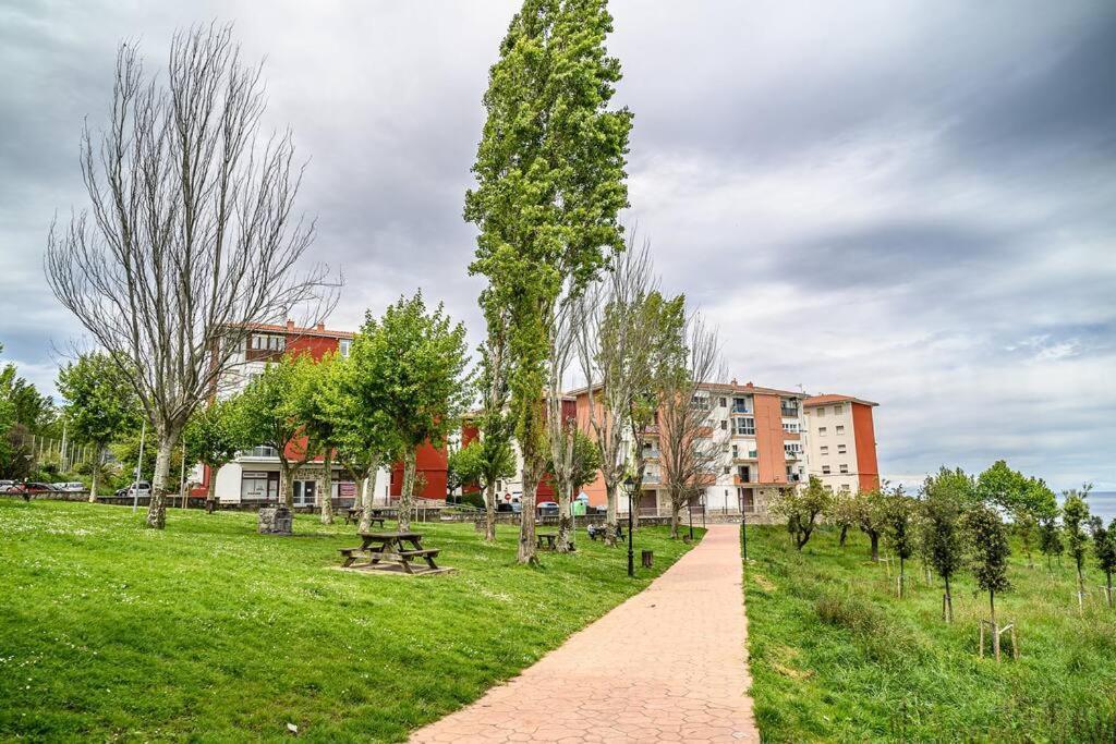 Coqueto Apartamento Junto Al Mar Bermeo Luaran gambar